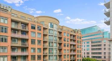 3625 10TH ST N #303, ARLINGTON, Virginia 22201, 2 Bedrooms Bedrooms, ,2 BathroomsBathrooms,Residential,For sale,3625 10TH ST N #303,VAAR2060256 MLS # VAAR2060256