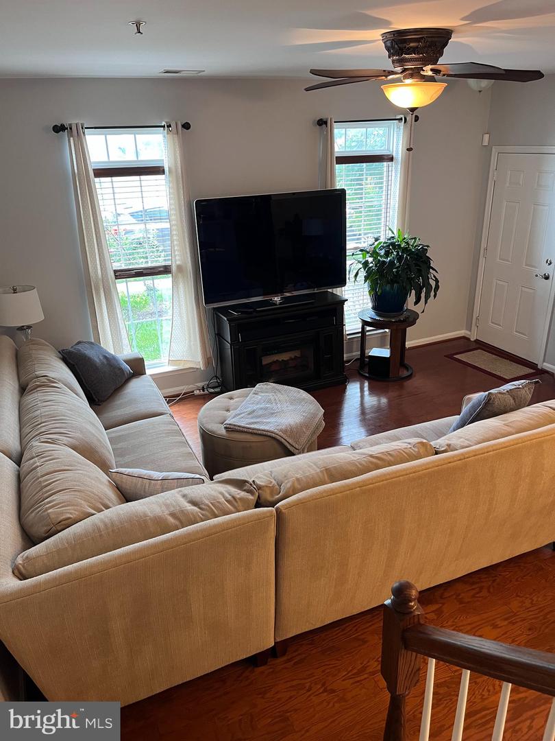 9469 STONEWALL RD, MANASSAS, Virginia 20110, 3 Bedrooms Bedrooms, ,2 BathroomsBathrooms,Residential,For sale,9469 STONEWALL RD,VAMN2008640 MLS # VAMN2008640