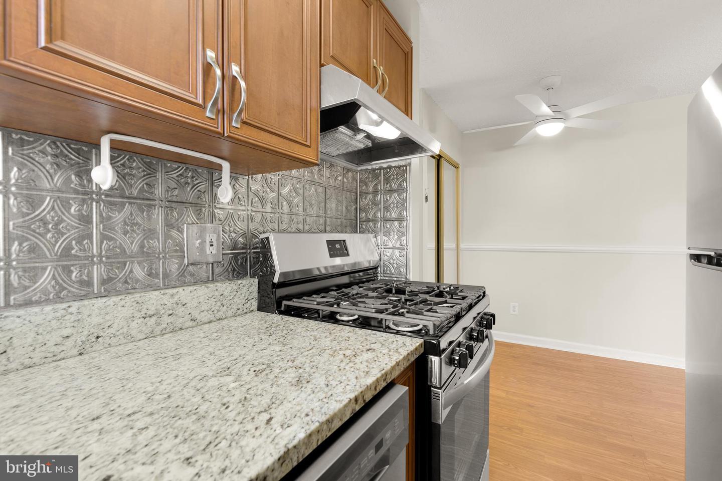 2305 FARRINGTON AVE #203, ALEXANDRIA, Virginia 22303, 2 Bedrooms Bedrooms, ,1 BathroomBathrooms,Residential,For sale,2305 FARRINGTON AVE #203,VAFX2253706 MLS # VAFX2253706