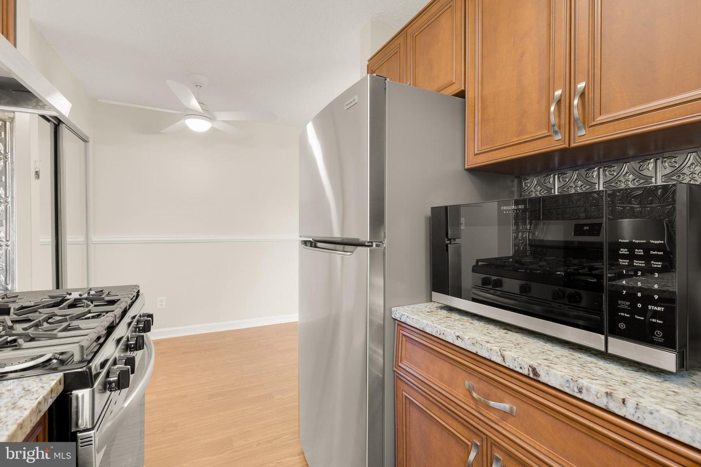 2305 FARRINGTON AVE #203, ALEXANDRIA, Virginia 22303, 2 Bedrooms Bedrooms, ,1 BathroomBathrooms,Residential,For sale,2305 FARRINGTON AVE #203,VAFX2253706 MLS # VAFX2253706