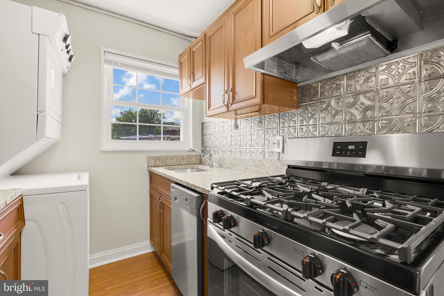 2305 FARRINGTON AVE #203, ALEXANDRIA, Virginia 22303, 2 Bedrooms Bedrooms, ,1 BathroomBathrooms,Residential,For sale,2305 FARRINGTON AVE #203,VAFX2253706 MLS # VAFX2253706