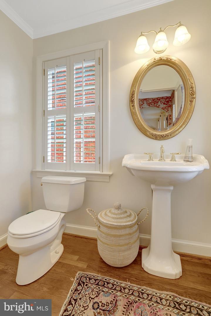 1114 N HARRISON ST, ARLINGTON, Virginia 22205, 4 Bedrooms Bedrooms, ,2 BathroomsBathrooms,Residential,For sale,1114 N HARRISON ST,VAAR2060326 MLS # VAAR2060326