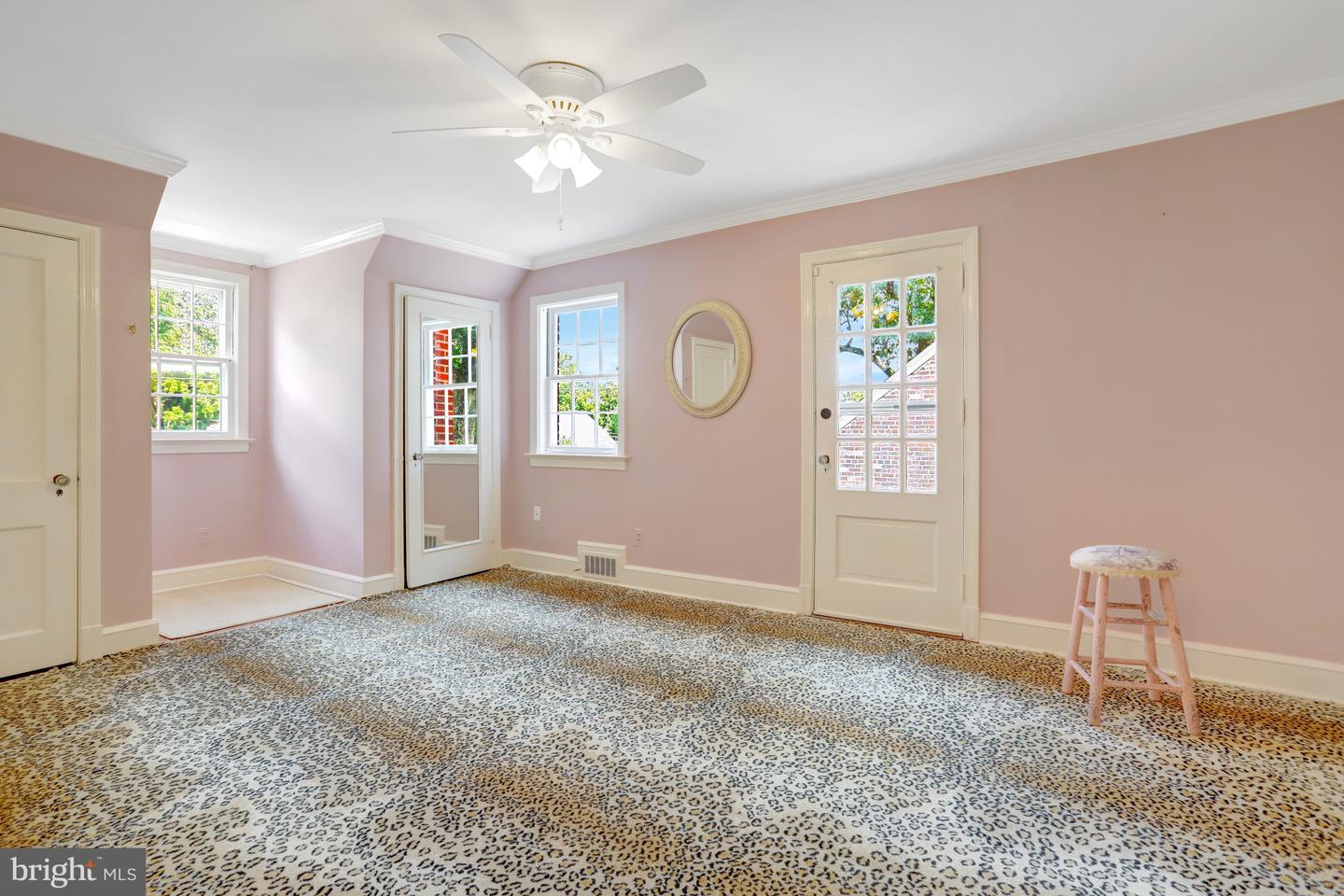 1114 N HARRISON ST, ARLINGTON, Virginia 22205, 4 Bedrooms Bedrooms, ,2 BathroomsBathrooms,Residential,For sale,1114 N HARRISON ST,VAAR2060326 MLS # VAAR2060326