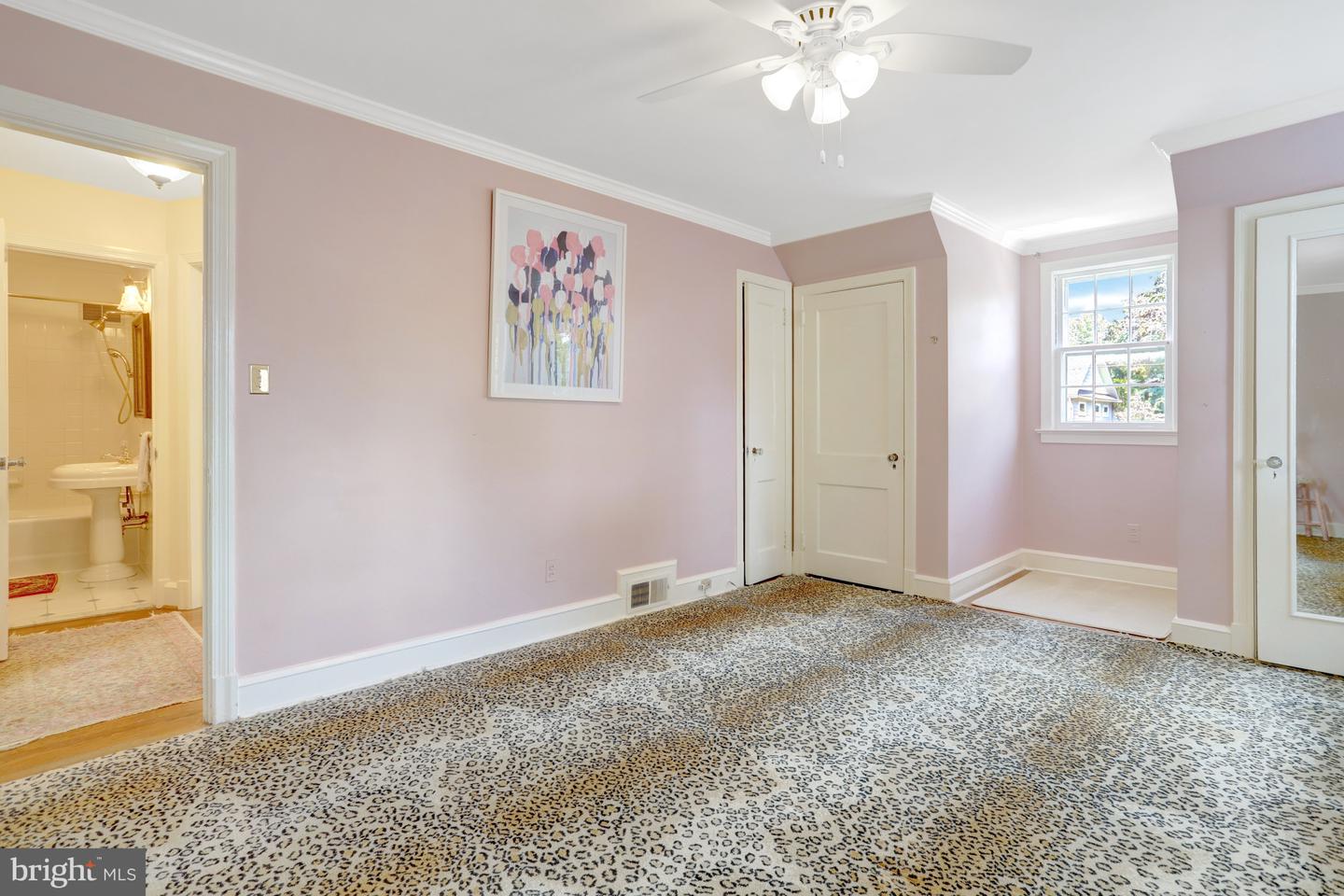1114 N HARRISON ST, ARLINGTON, Virginia 22205, 4 Bedrooms Bedrooms, ,2 BathroomsBathrooms,Residential,For sale,1114 N HARRISON ST,VAAR2060326 MLS # VAAR2060326