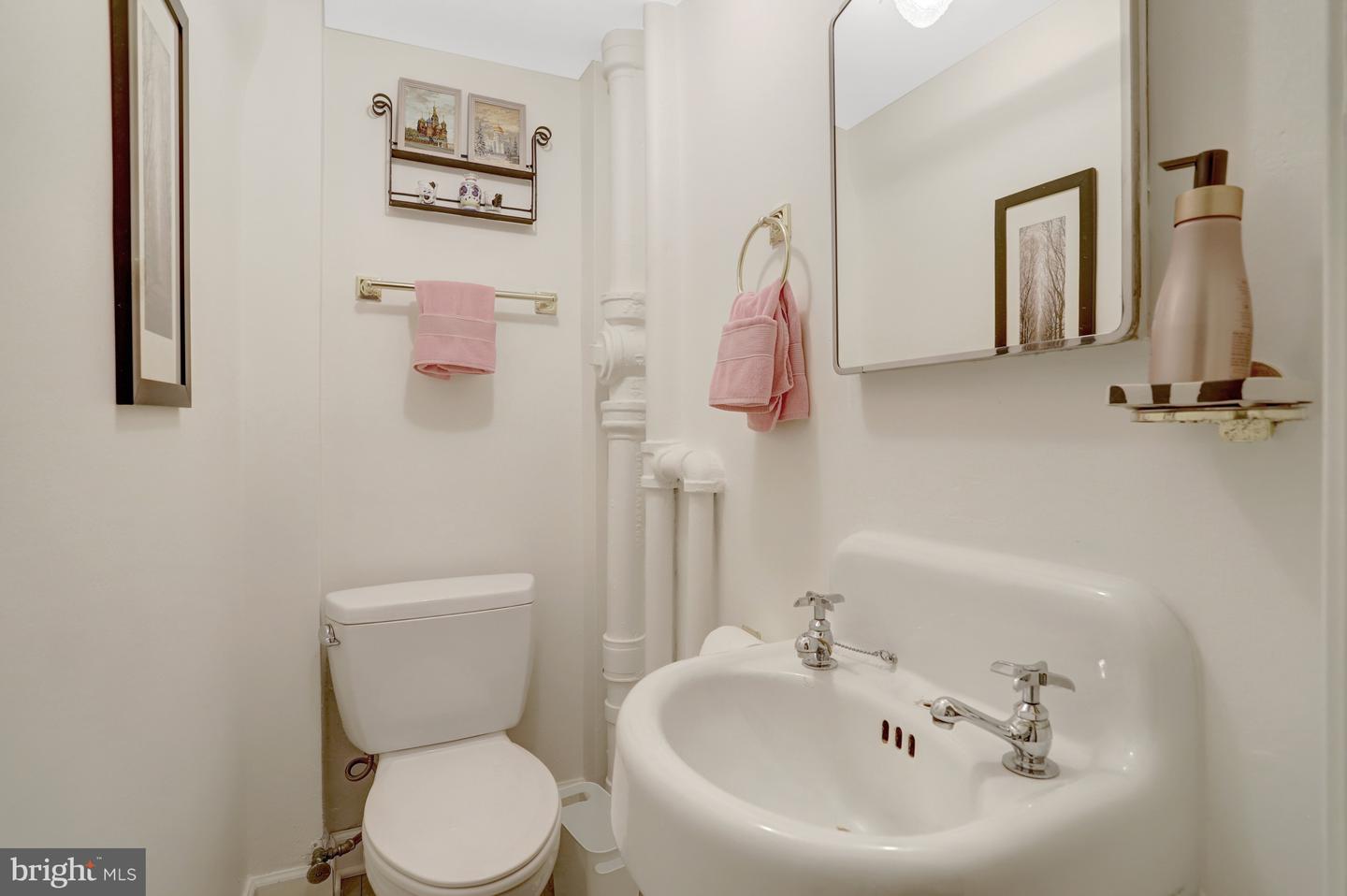 1114 N HARRISON ST, ARLINGTON, Virginia 22205, 4 Bedrooms Bedrooms, ,2 BathroomsBathrooms,Residential,For sale,1114 N HARRISON ST,VAAR2060326 MLS # VAAR2060326