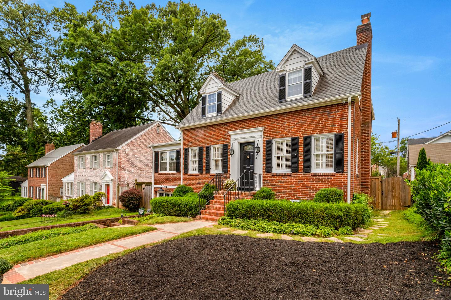 1114 N HARRISON ST, ARLINGTON, Virginia 22205, 4 Bedrooms Bedrooms, ,2 BathroomsBathrooms,Residential,For sale,1114 N HARRISON ST,VAAR2060326 MLS # VAAR2060326