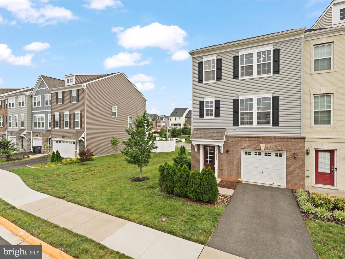 10523 HINTON WAY, MANASSAS, Virginia 20112, 3 Bedrooms Bedrooms, ,3 BathroomsBathrooms,Residential,For sale,10523 HINTON WAY,VAPW2098720 MLS # VAPW2098720