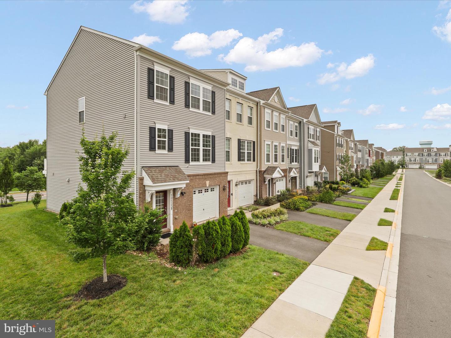 10523 HINTON WAY, MANASSAS, Virginia 20112, 3 Bedrooms Bedrooms, ,3 BathroomsBathrooms,Residential,For sale,10523 HINTON WAY,VAPW2098720 MLS # VAPW2098720