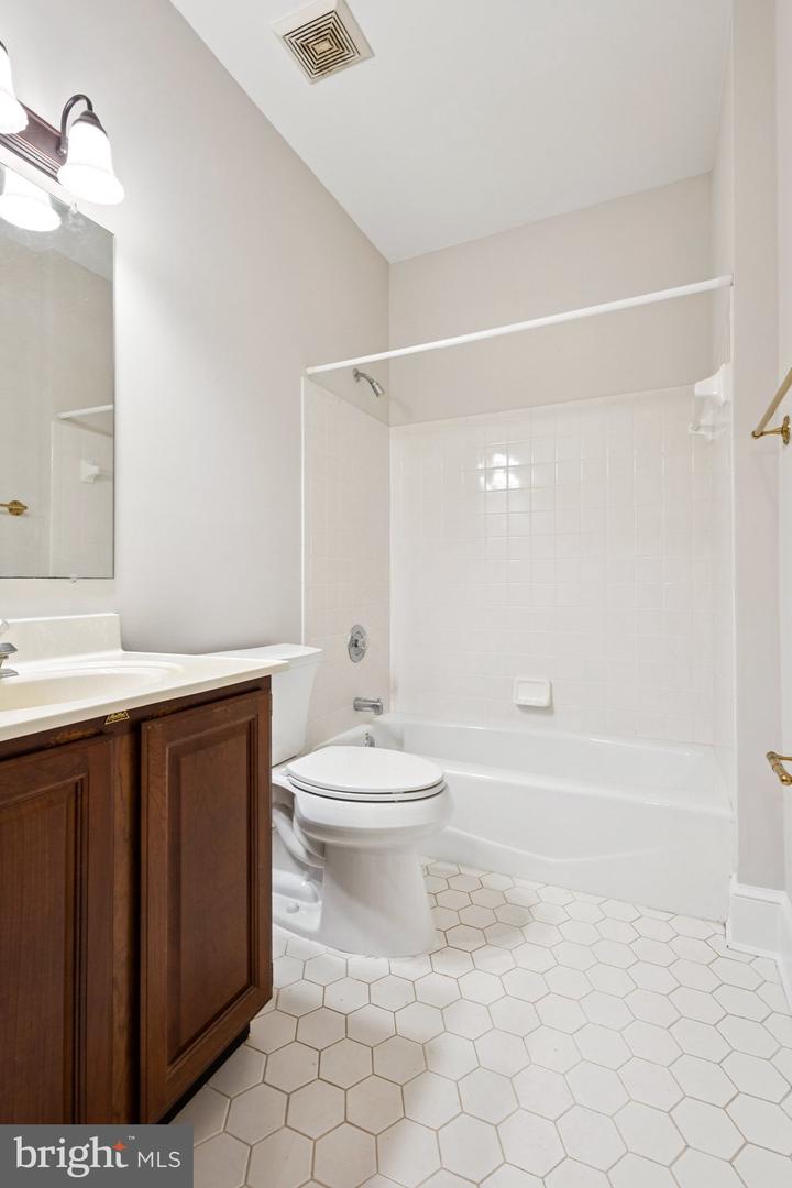 7505 WILLOWBROOK RD, FAIRFAX STATION, Virginia 22039, 5 Bedrooms Bedrooms, ,3 BathroomsBathrooms,Residential,For sale,7505 WILLOWBROOK RD,VAFX2254200 MLS # VAFX2254200
