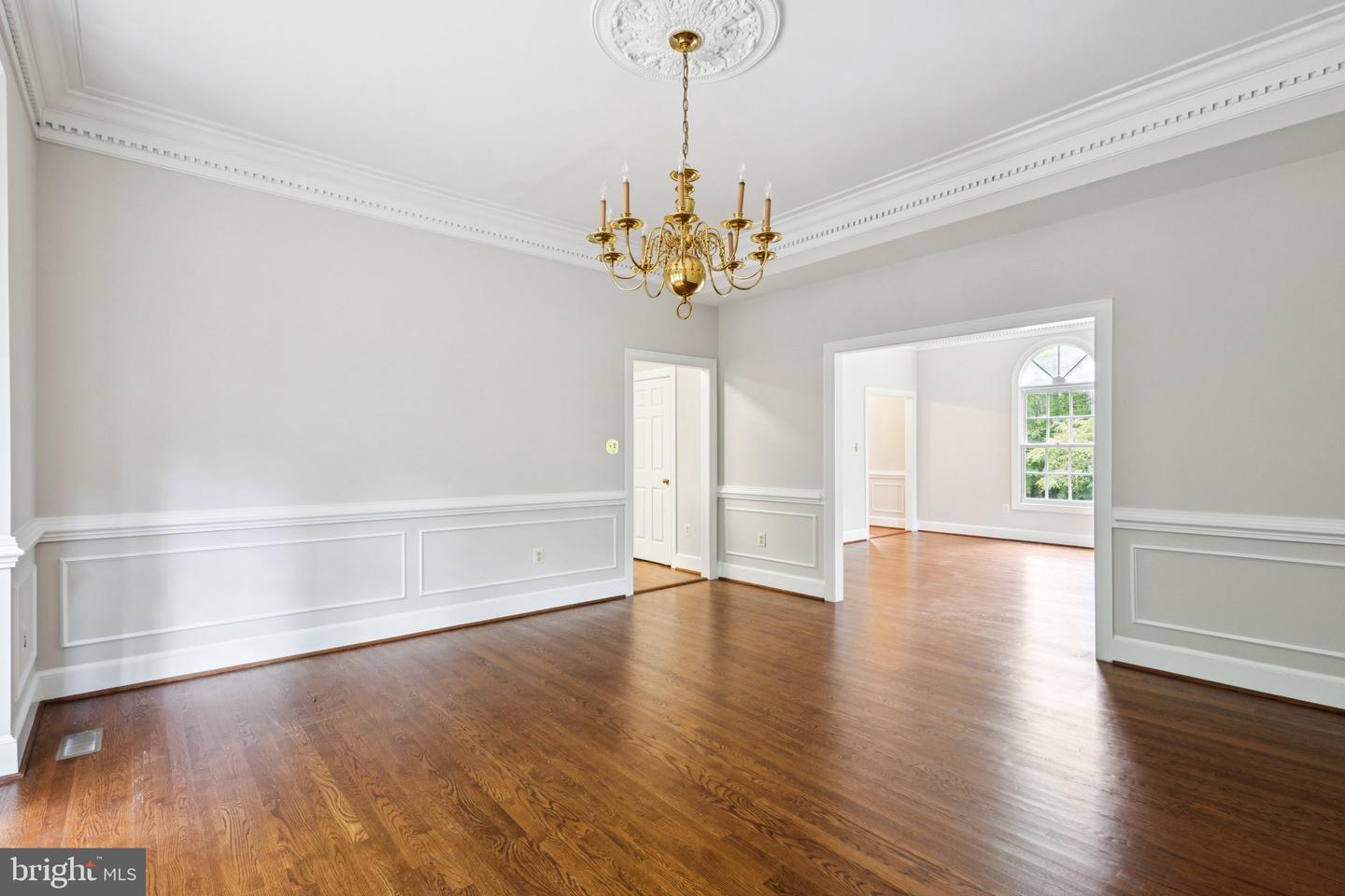 7505 WILLOWBROOK RD, FAIRFAX STATION, Virginia 22039, 5 Bedrooms Bedrooms, ,3 BathroomsBathrooms,Residential,For sale,7505 WILLOWBROOK RD,VAFX2254200 MLS # VAFX2254200