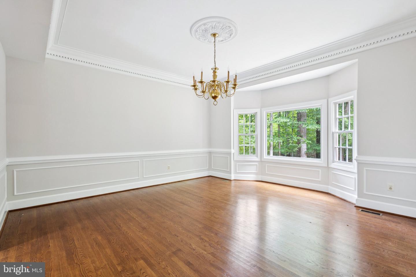 7505 WILLOWBROOK RD, FAIRFAX STATION, Virginia 22039, 5 Bedrooms Bedrooms, ,3 BathroomsBathrooms,Residential,For sale,7505 WILLOWBROOK RD,VAFX2254200 MLS # VAFX2254200