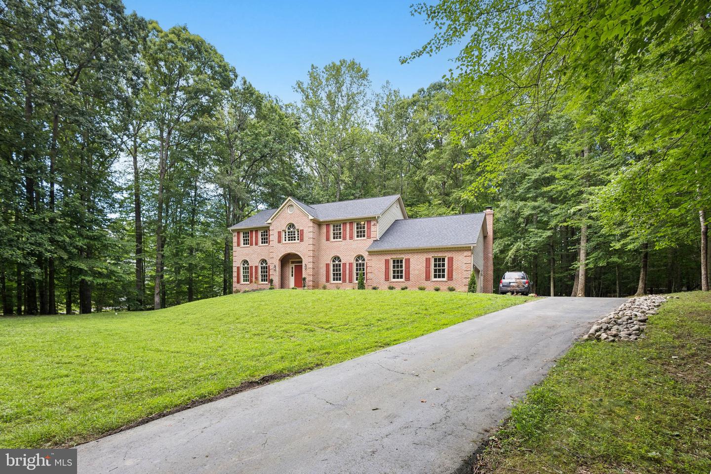 7505 WILLOWBROOK RD, FAIRFAX STATION, Virginia 22039, 5 Bedrooms Bedrooms, ,3 BathroomsBathrooms,Residential,For sale,7505 WILLOWBROOK RD,VAFX2254200 MLS # VAFX2254200