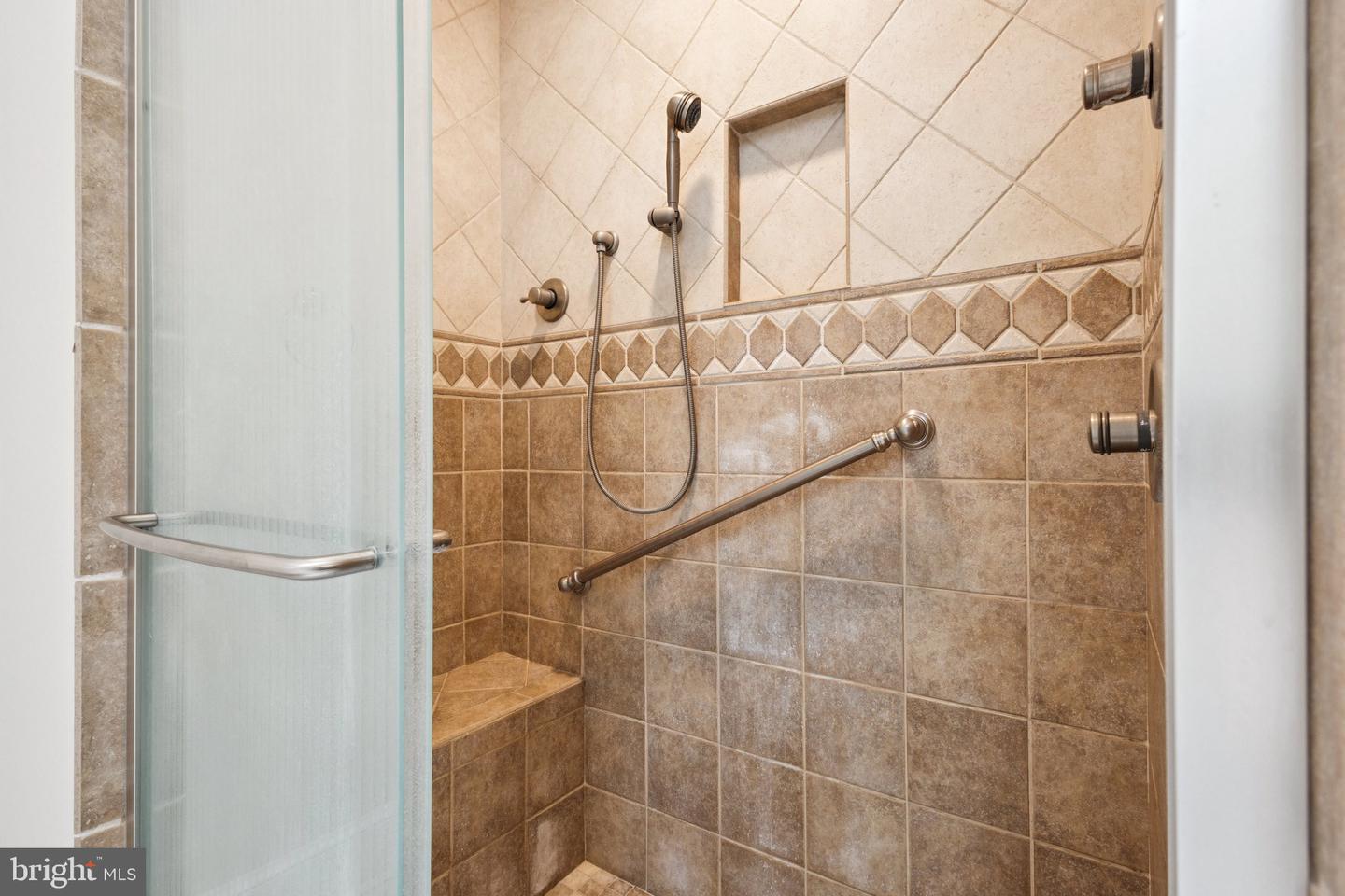 7505 WILLOWBROOK RD, FAIRFAX STATION, Virginia 22039, 5 Bedrooms Bedrooms, ,3 BathroomsBathrooms,Residential,For sale,7505 WILLOWBROOK RD,VAFX2254200 MLS # VAFX2254200