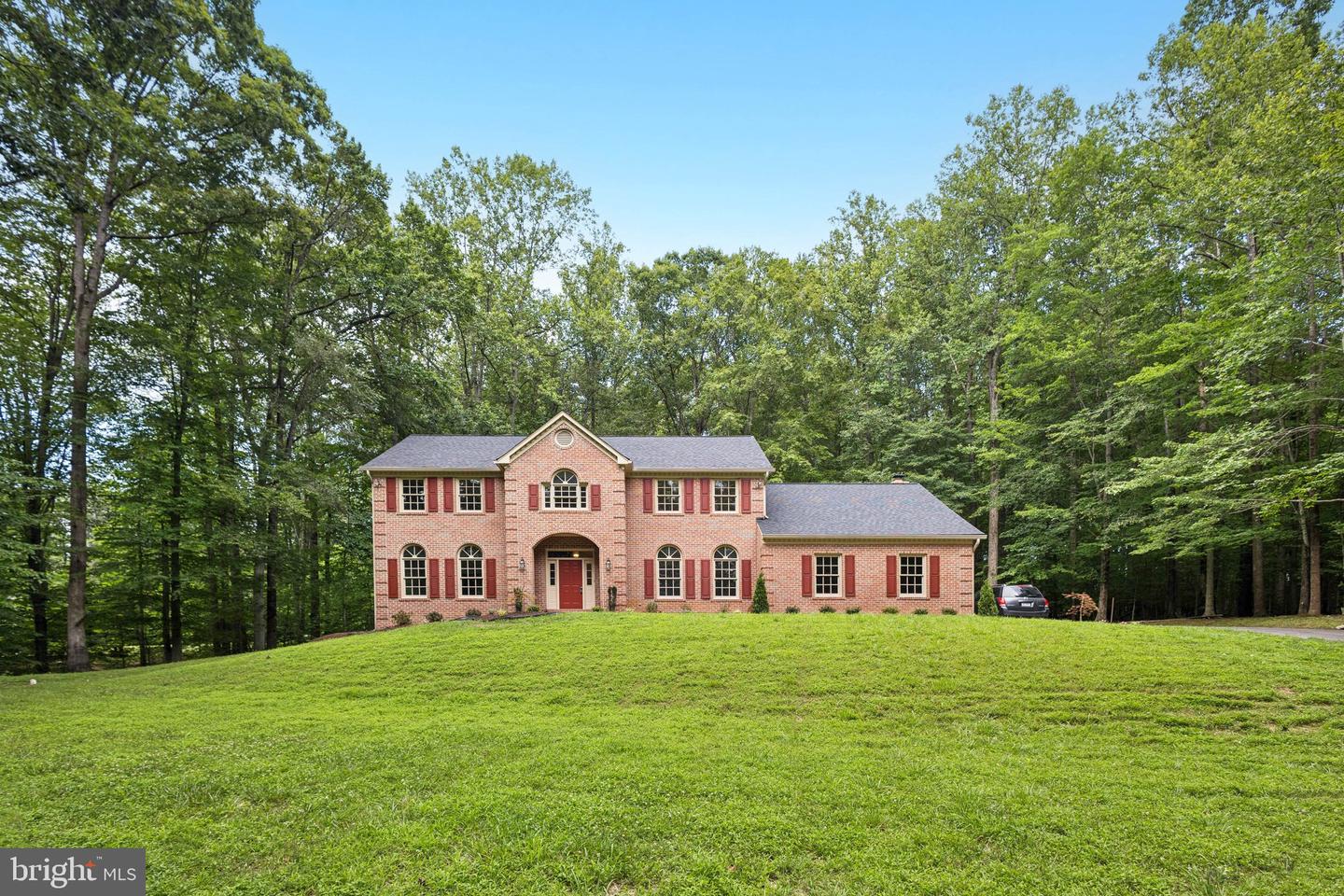 7505 WILLOWBROOK RD, FAIRFAX STATION, Virginia 22039, 5 Bedrooms Bedrooms, ,3 BathroomsBathrooms,Residential,For sale,7505 WILLOWBROOK RD,VAFX2254200 MLS # VAFX2254200