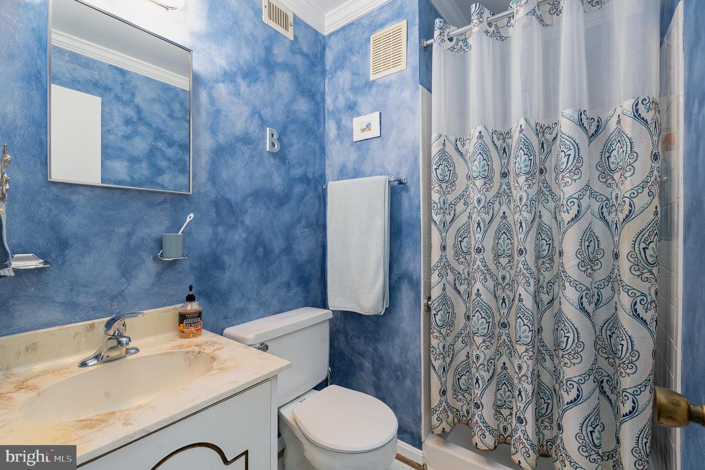 9177 BROKEN OAK PL, BURKE, Virginia 22015, 2 Bedrooms Bedrooms, ,2 BathroomsBathrooms,Residential,For sale,9177 BROKEN OAK PL,VAFX2253710 MLS # VAFX2253710