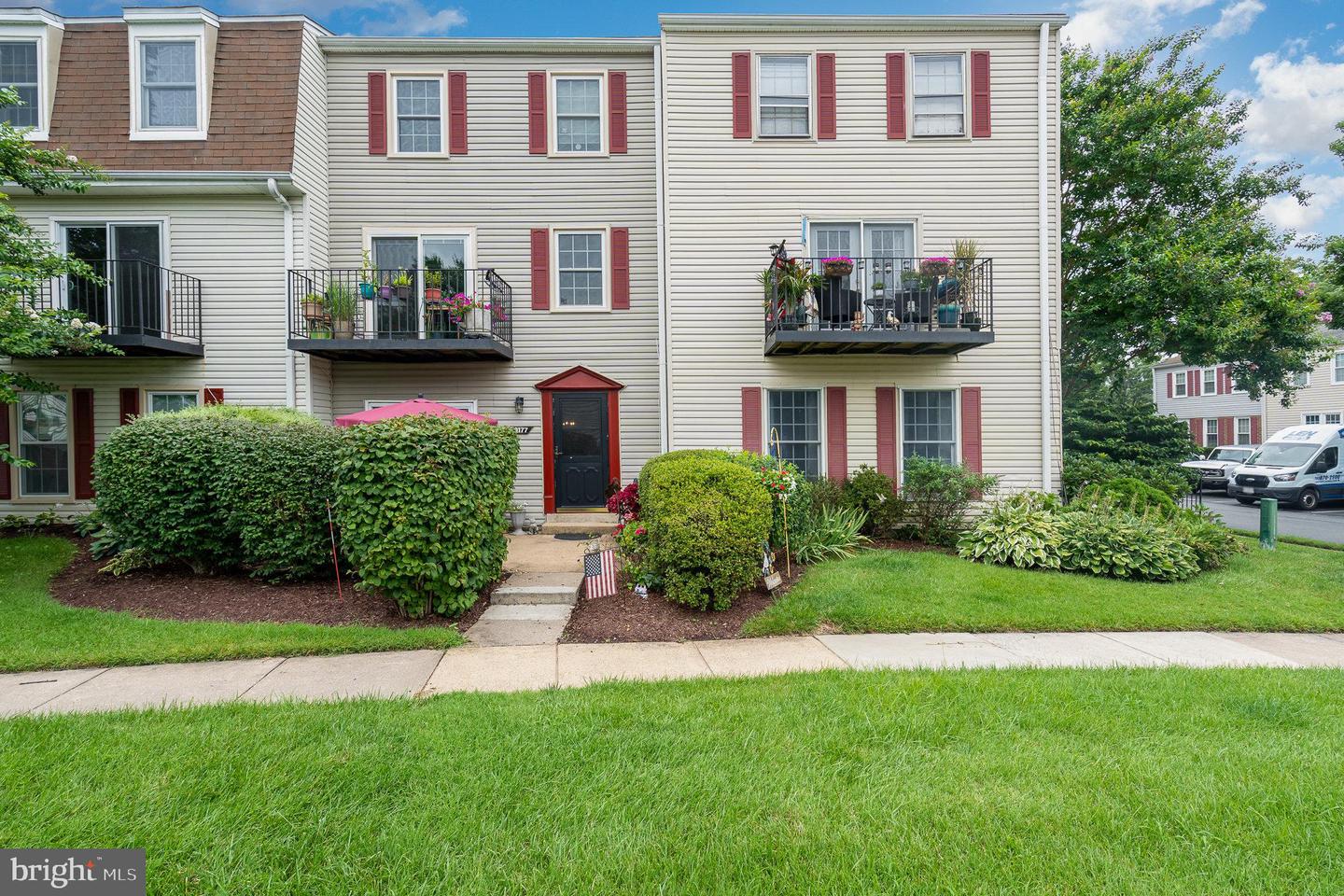 9177 BROKEN OAK PL, BURKE, Virginia 22015, 2 Bedrooms Bedrooms, ,2 BathroomsBathrooms,Residential,For sale,9177 BROKEN OAK PL,VAFX2253710 MLS # VAFX2253710