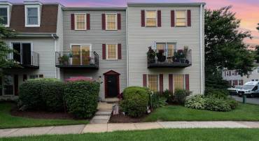 9177 BROKEN OAK PL, BURKE, Virginia 22015, 2 Bedrooms Bedrooms, ,2 BathroomsBathrooms,Residential,For sale,9177 BROKEN OAK PL,VAFX2253710 MLS # VAFX2253710
