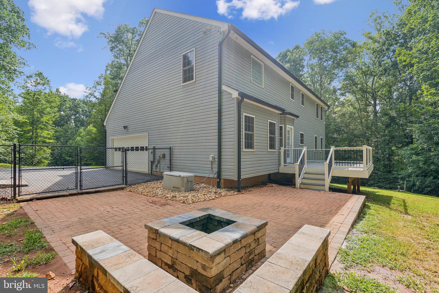 56 KINSLEY LN, FREDERICKSBURG, Virginia 22406, 4 Bedrooms Bedrooms, ,4 BathroomsBathrooms,Residential,For sale,56 KINSLEY LN,VAST2040594 MLS # VAST2040594