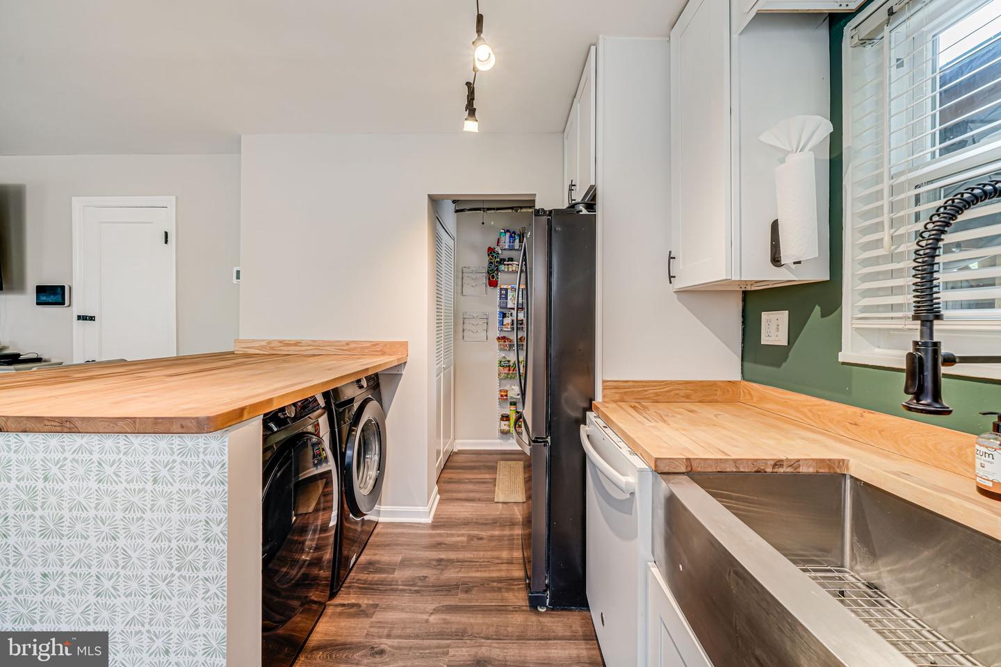5822 FIFER DR, ALEXANDRIA, Virginia 22303, 2 Bedrooms Bedrooms, ,1 BathroomBathrooms,Residential,For sale,5822 FIFER DR,VAFX2254218 MLS # VAFX2254218