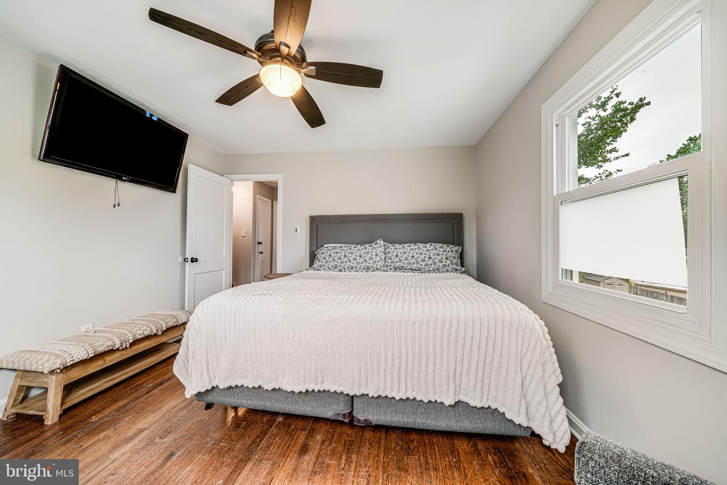 5822 FIFER DR, ALEXANDRIA, Virginia 22303, 2 Bedrooms Bedrooms, ,1 BathroomBathrooms,Residential,For sale,5822 FIFER DR,VAFX2254218 MLS # VAFX2254218