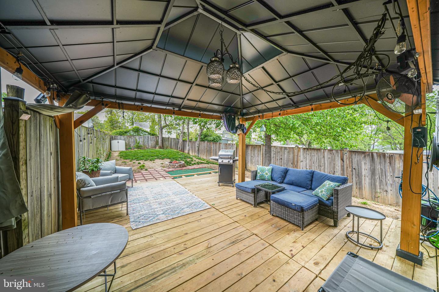 5822 FIFER DR, ALEXANDRIA, Virginia 22303, 2 Bedrooms Bedrooms, ,1 BathroomBathrooms,Residential,For sale,5822 FIFER DR,VAFX2254218 MLS # VAFX2254218