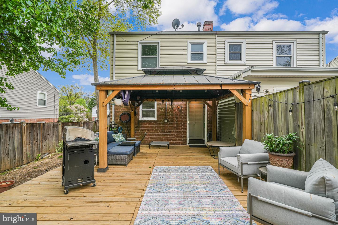 5822 FIFER DR, ALEXANDRIA, Virginia 22303, 2 Bedrooms Bedrooms, ,1 BathroomBathrooms,Residential,For sale,5822 FIFER DR,VAFX2254218 MLS # VAFX2254218