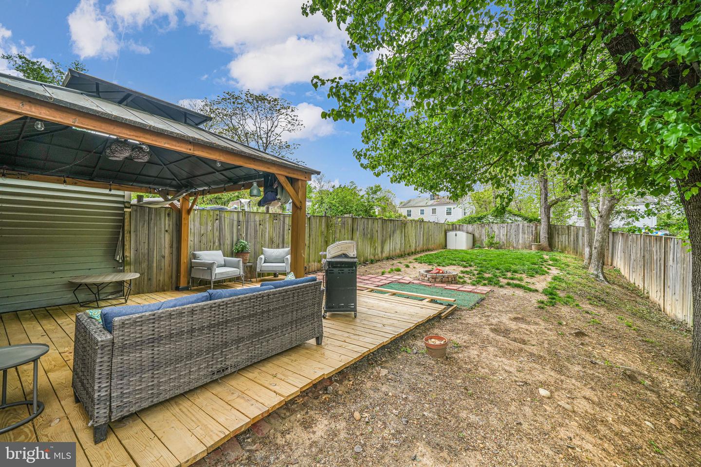 5822 FIFER DR, ALEXANDRIA, Virginia 22303, 2 Bedrooms Bedrooms, ,1 BathroomBathrooms,Residential,For sale,5822 FIFER DR,VAFX2254218 MLS # VAFX2254218