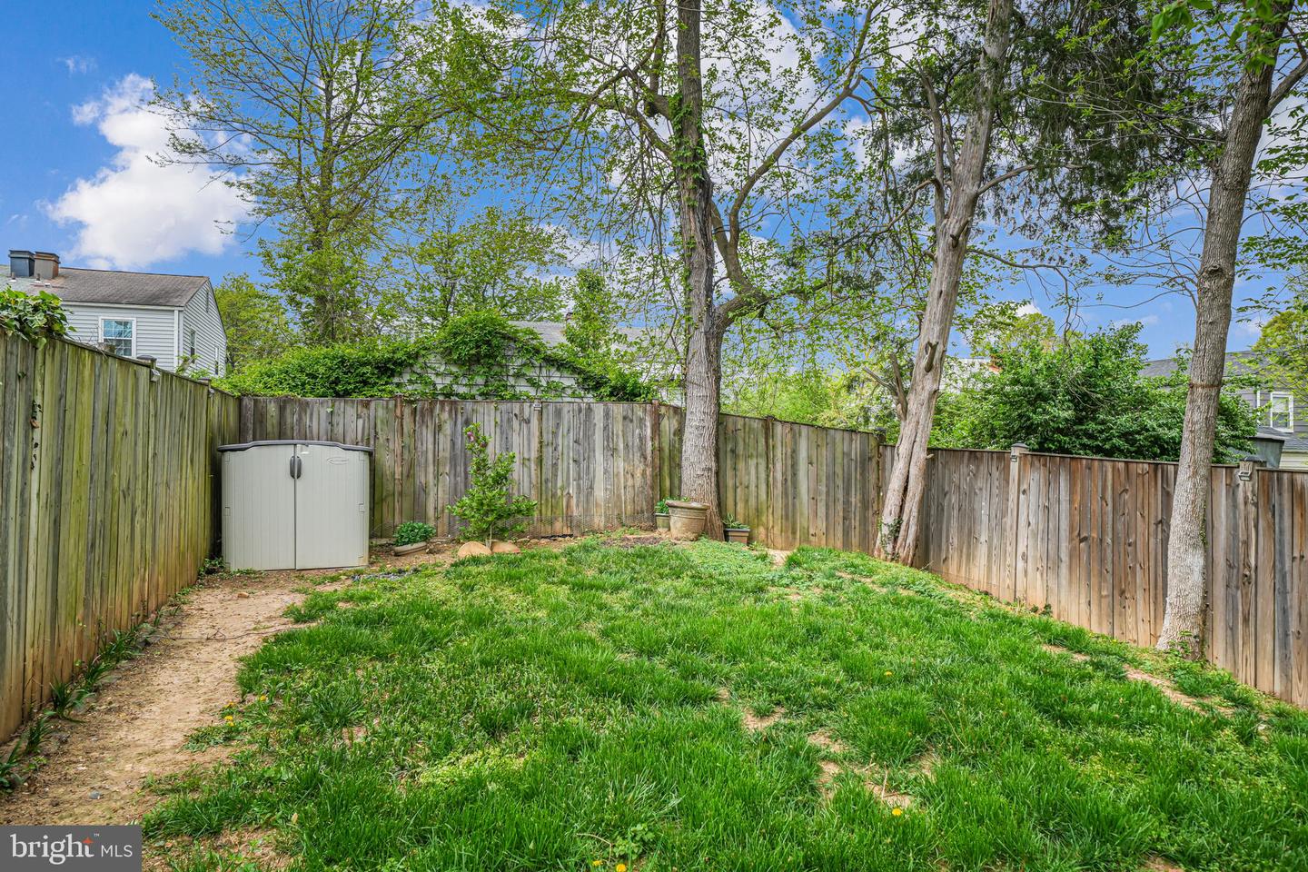 5822 FIFER DR, ALEXANDRIA, Virginia 22303, 2 Bedrooms Bedrooms, ,1 BathroomBathrooms,Residential,For sale,5822 FIFER DR,VAFX2254218 MLS # VAFX2254218