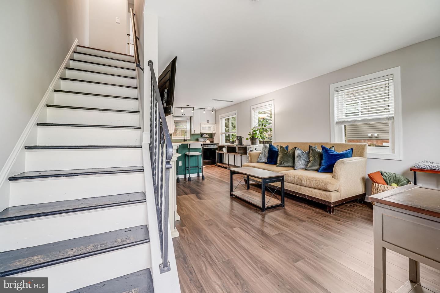 5822 FIFER DR, ALEXANDRIA, Virginia 22303, 2 Bedrooms Bedrooms, ,1 BathroomBathrooms,Residential,For sale,5822 FIFER DR,VAFX2254218 MLS # VAFX2254218