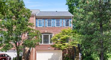 2725 BARONHURST DR, VIENNA, Virginia 22181, 3 Bedrooms Bedrooms, ,3 BathroomsBathrooms,Residential,For sale,2725 BARONHURST DR,VAFX2254240 MLS # VAFX2254240