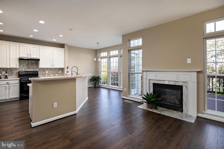 22051 CHELSY PAIGE SQ, ASHBURN, Virginia 20148, 3 Bedrooms Bedrooms, ,2 BathroomsBathrooms,Residential,For sale,22051 CHELSY PAIGE SQ,VALO2101474 MLS # VALO2101474