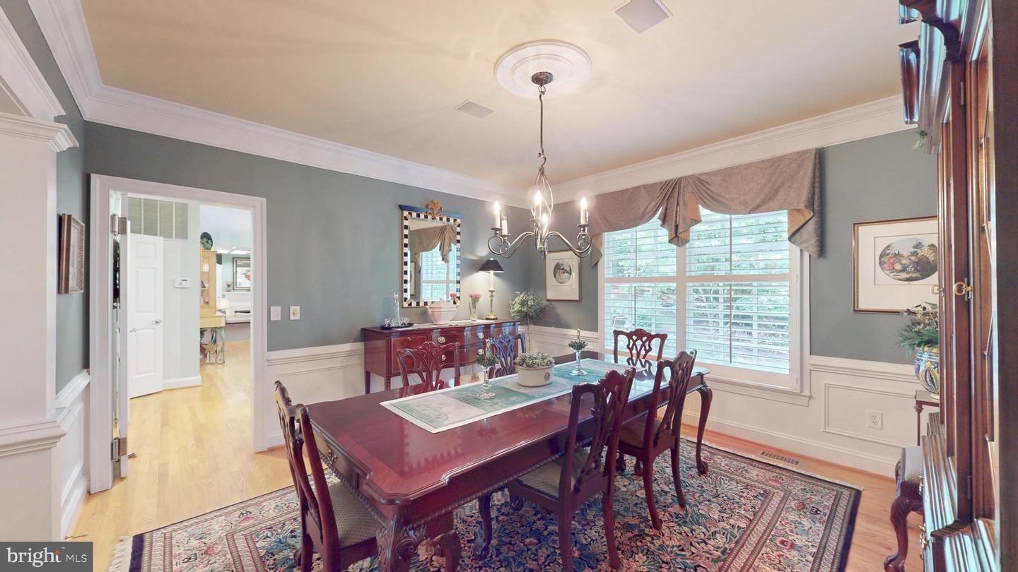 7565 MARSHALL DR, ANNANDALE, Virginia 22003, 5 Bedrooms Bedrooms, ,4 BathroomsBathrooms,Residential,For sale,7565 MARSHALL DR,VAFX2254244 MLS # VAFX2254244