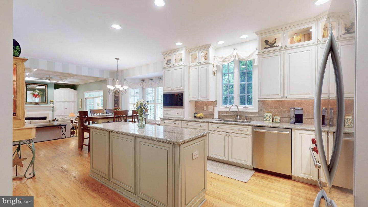 7565 MARSHALL DR, ANNANDALE, Virginia 22003, 5 Bedrooms Bedrooms, ,4 BathroomsBathrooms,Residential,For sale,7565 MARSHALL DR,VAFX2254244 MLS # VAFX2254244