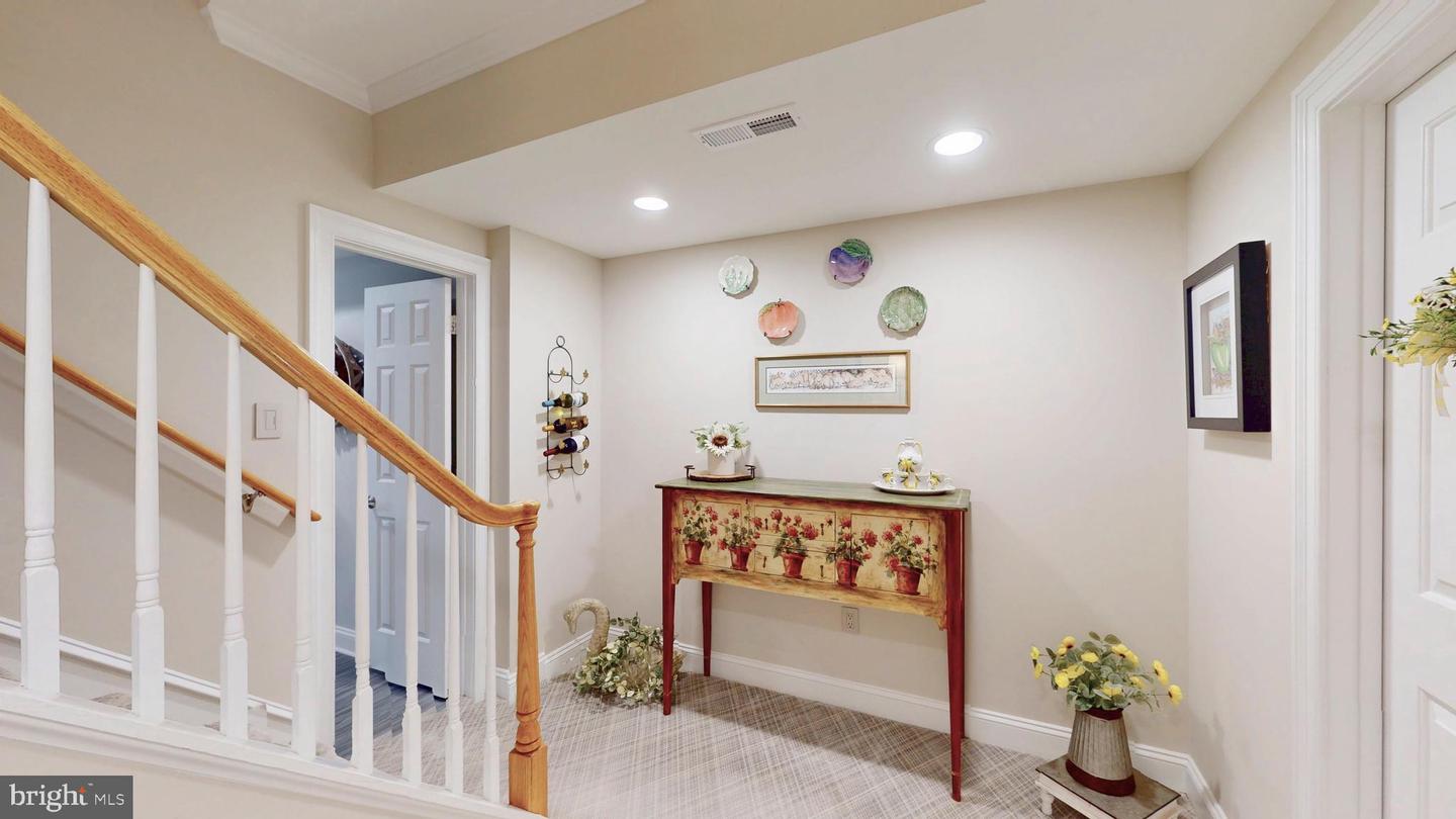 7565 MARSHALL DR, ANNANDALE, Virginia 22003, 5 Bedrooms Bedrooms, ,4 BathroomsBathrooms,Residential,For sale,7565 MARSHALL DR,VAFX2254244 MLS # VAFX2254244
