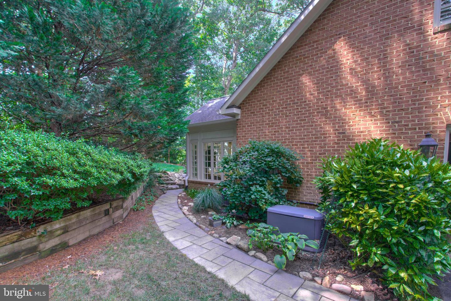 7565 MARSHALL DR, ANNANDALE, Virginia 22003, 5 Bedrooms Bedrooms, ,4 BathroomsBathrooms,Residential,For sale,7565 MARSHALL DR,VAFX2254244 MLS # VAFX2254244