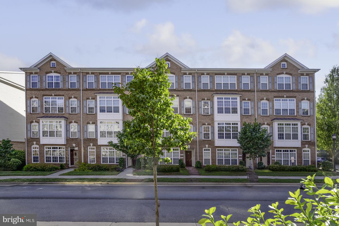 19261 HARLOW SQ, LEESBURG, Virginia 20176, 3 Bedrooms Bedrooms, ,2 BathroomsBathrooms,Residential,For sale,19261 HARLOW SQ,VALO2101480 MLS # VALO2101480