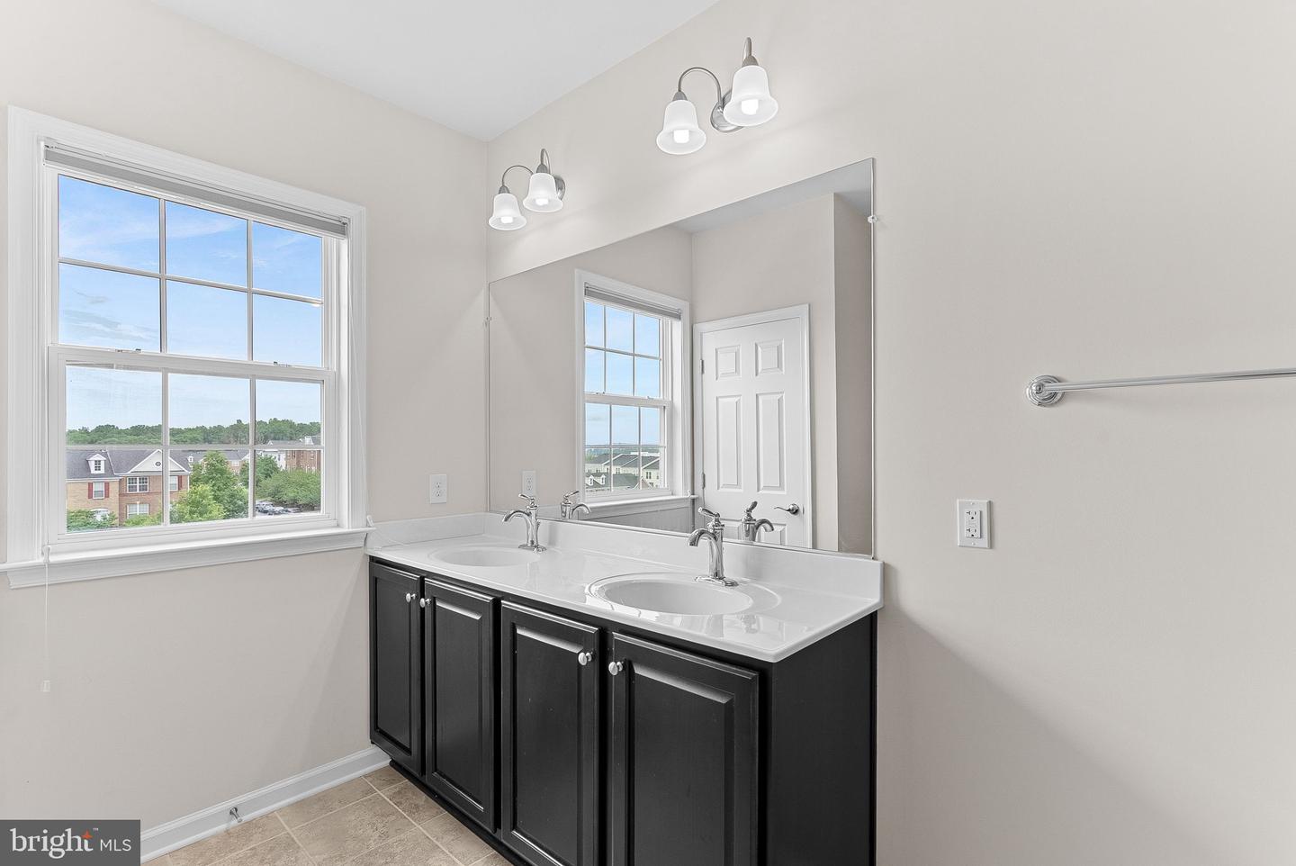 42703 WARDLAW TER, ASHBURN, Virginia 20147, 3 Bedrooms Bedrooms, ,2 BathroomsBathrooms,Residential,For sale,42703 WARDLAW TER,VALO2101508 MLS # VALO2101508