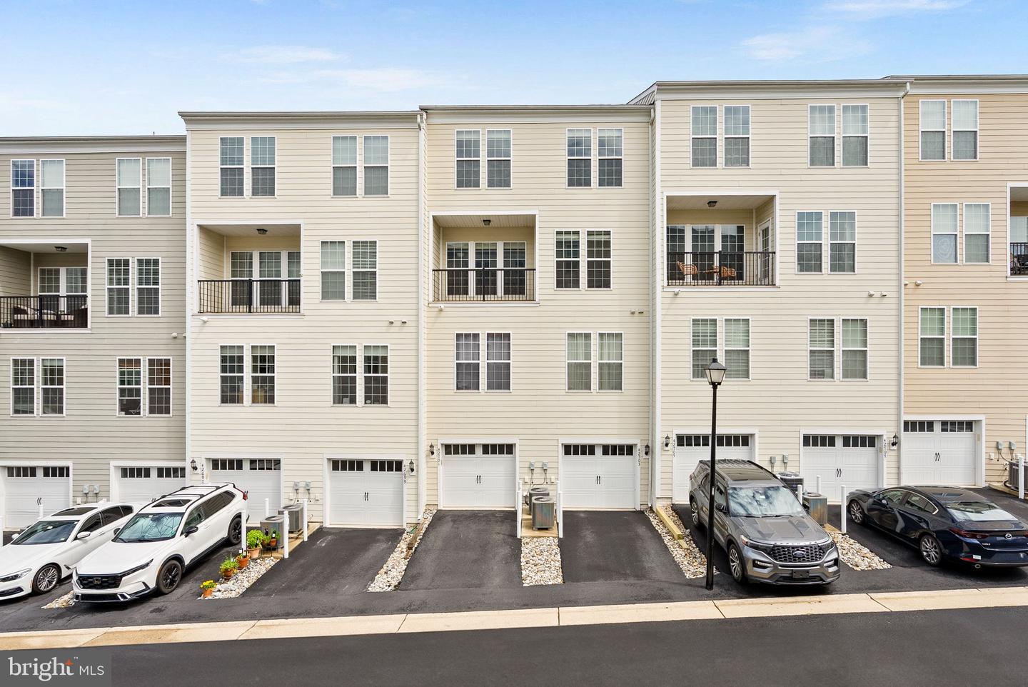 42703 WARDLAW TER, ASHBURN, Virginia 20147, 3 Bedrooms Bedrooms, ,2 BathroomsBathrooms,Residential,For sale,42703 WARDLAW TER,VALO2101508 MLS # VALO2101508