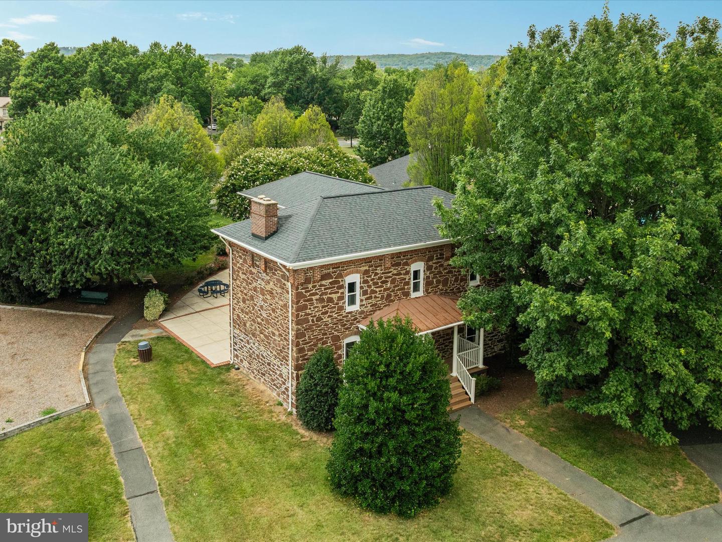 347 COLTSRIDGE TER NE, LEESBURG, Virginia 20176, 4 Bedrooms Bedrooms, ,2 BathroomsBathrooms,Residential,For sale,347 COLTSRIDGE TER NE,VALO2101538 MLS # VALO2101538