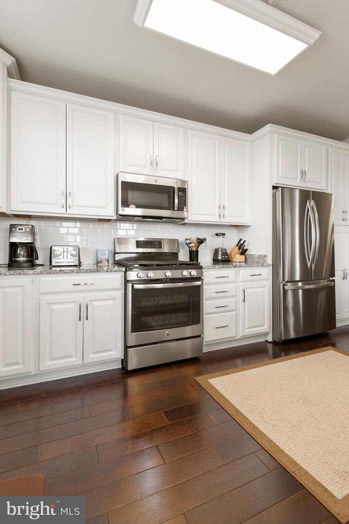 44589 YORK CREST TER #300, ASHBURN, Virginia 20147, 3 Bedrooms Bedrooms, ,2 BathroomsBathrooms,Residential,For sale,44589 YORK CREST TER #300,VALO2101558 MLS # VALO2101558