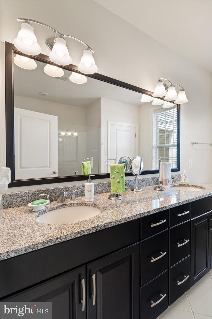 44589 YORK CREST TER #300, ASHBURN, Virginia 20147, 3 Bedrooms Bedrooms, ,2 BathroomsBathrooms,Residential,For sale,44589 YORK CREST TER #300,VALO2101558 MLS # VALO2101558