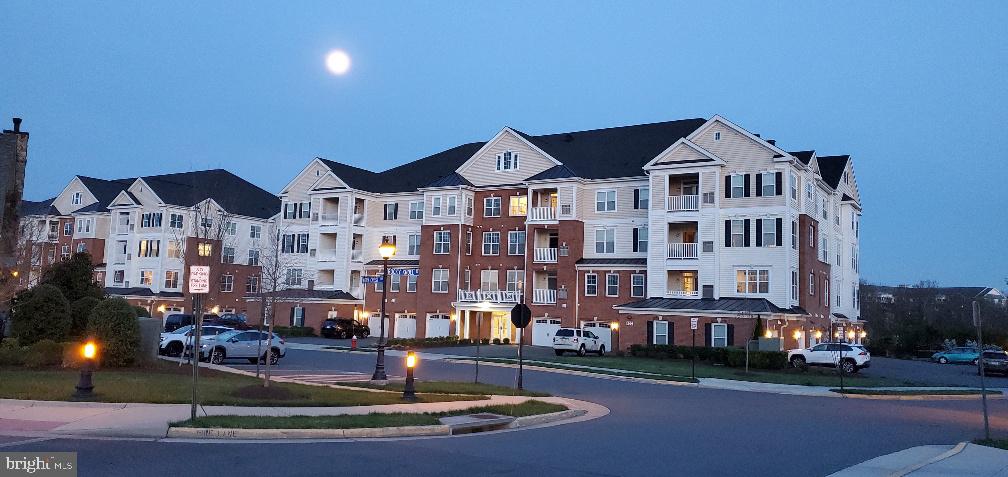 44589 YORK CREST TER #300, ASHBURN, Virginia 20147, 3 Bedrooms Bedrooms, ,2 BathroomsBathrooms,Residential,For sale,44589 YORK CREST TER #300,VALO2101558 MLS # VALO2101558