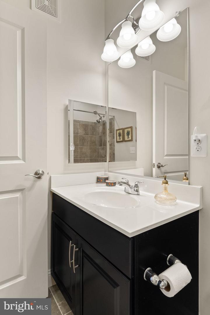44589 YORK CREST TER #300, ASHBURN, Virginia 20147, 3 Bedrooms Bedrooms, ,2 BathroomsBathrooms,Residential,For sale,44589 YORK CREST TER #300,VALO2101558 MLS # VALO2101558