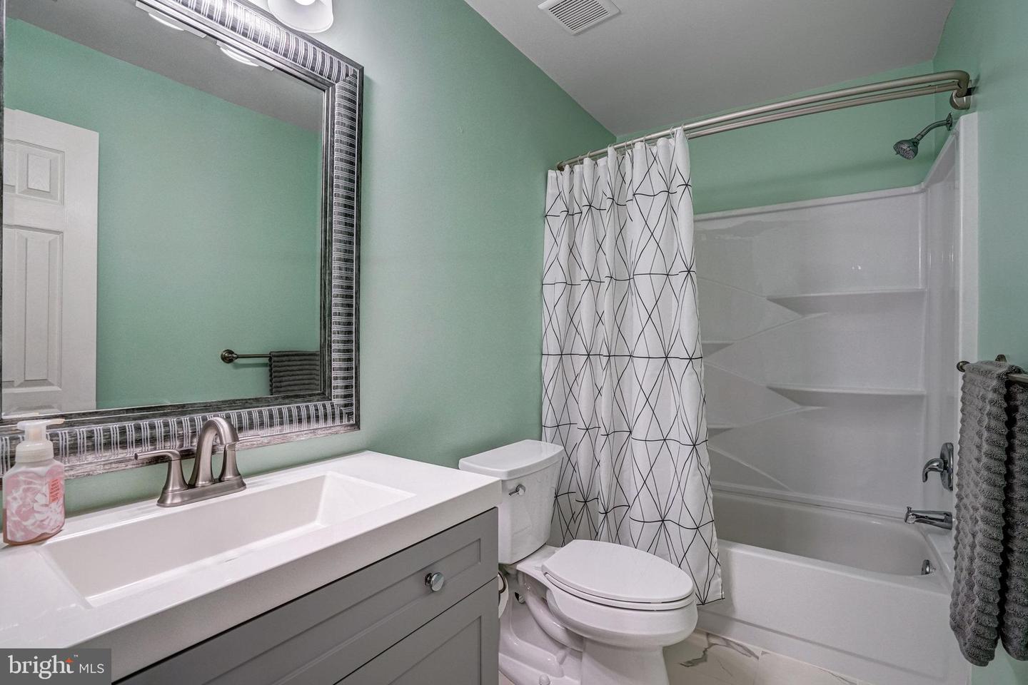 6552 KELSEY POINT CIR, ALEXANDRIA, Virginia 22315, 3 Bedrooms Bedrooms, ,2 BathroomsBathrooms,Residential,For sale,6552 KELSEY POINT CIR,VAFX2254450 MLS # VAFX2254450