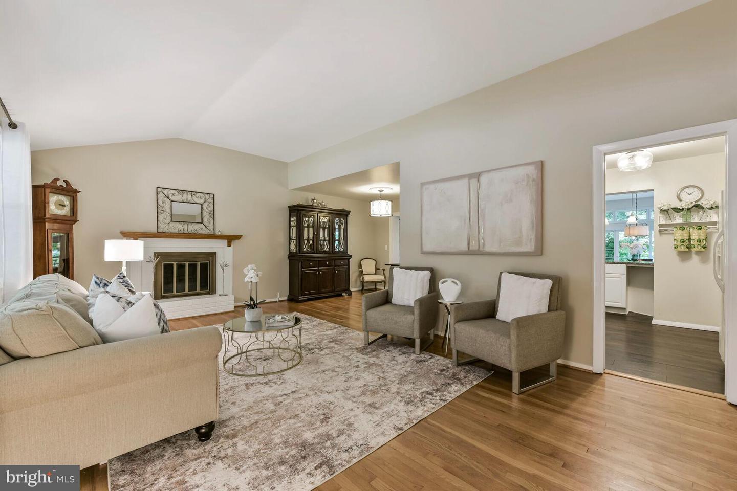 9726 SAINT ANDREWS DR, FAIRFAX, Virginia 22030, 5 Bedrooms Bedrooms, ,3 BathroomsBathrooms,Residential,For sale,9726 SAINT ANDREWS DR,VAFC2006598 MLS # VAFC2006598
