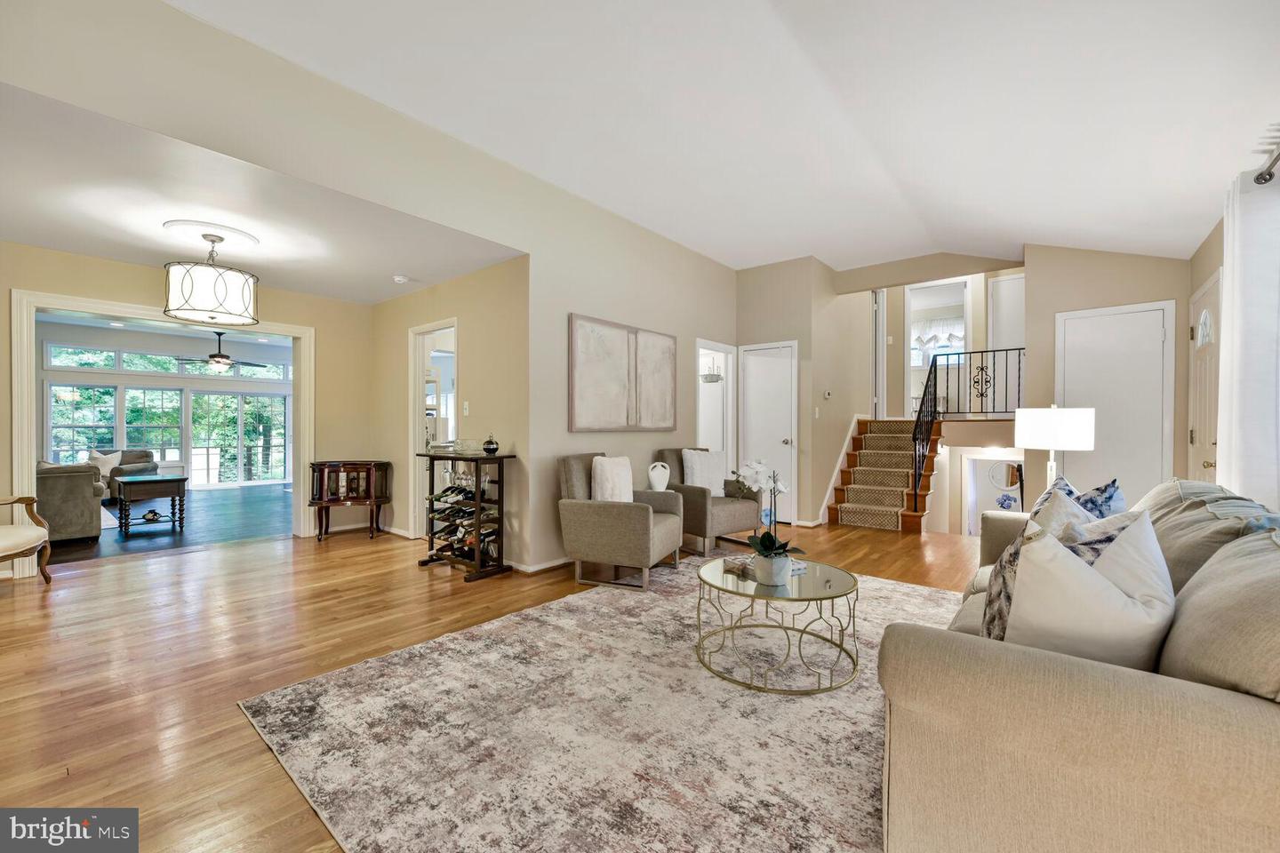 9726 SAINT ANDREWS DR, FAIRFAX, Virginia 22030, 5 Bedrooms Bedrooms, ,3 BathroomsBathrooms,Residential,For sale,9726 SAINT ANDREWS DR,VAFC2006598 MLS # VAFC2006598