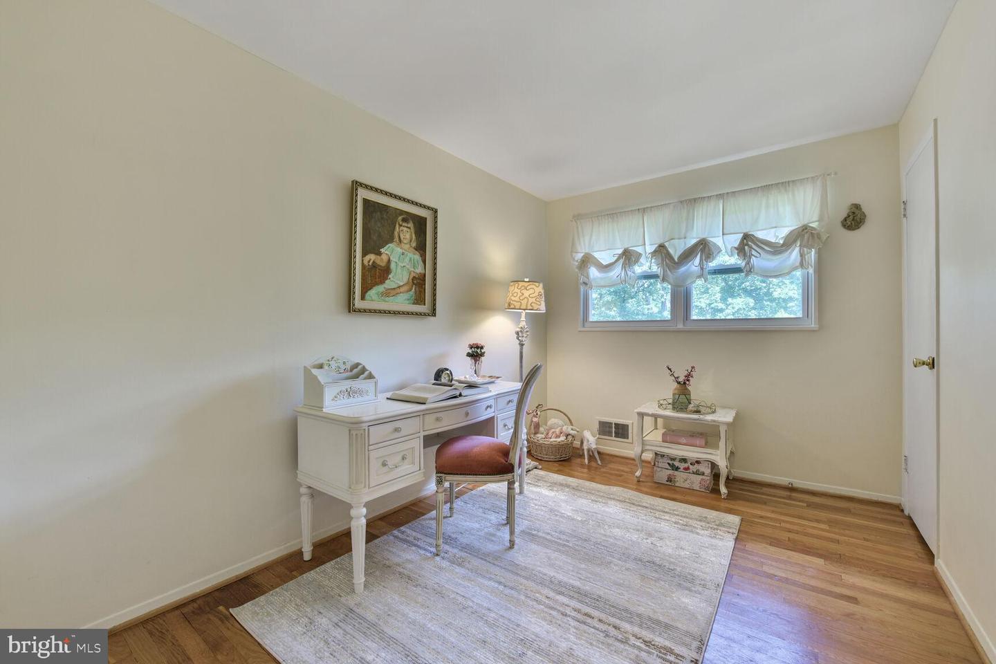 9726 SAINT ANDREWS DR, FAIRFAX, Virginia 22030, 5 Bedrooms Bedrooms, ,3 BathroomsBathrooms,Residential,For sale,9726 SAINT ANDREWS DR,VAFC2006598 MLS # VAFC2006598