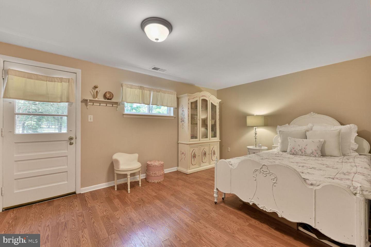 9726 SAINT ANDREWS DR, FAIRFAX, Virginia 22030, 5 Bedrooms Bedrooms, ,3 BathroomsBathrooms,Residential,For sale,9726 SAINT ANDREWS DR,VAFC2006598 MLS # VAFC2006598