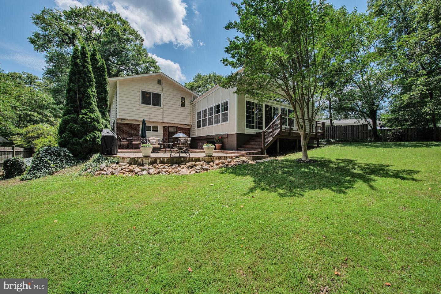 9726 SAINT ANDREWS DR, FAIRFAX, Virginia 22030, 5 Bedrooms Bedrooms, ,3 BathroomsBathrooms,Residential,For sale,9726 SAINT ANDREWS DR,VAFC2006598 MLS # VAFC2006598