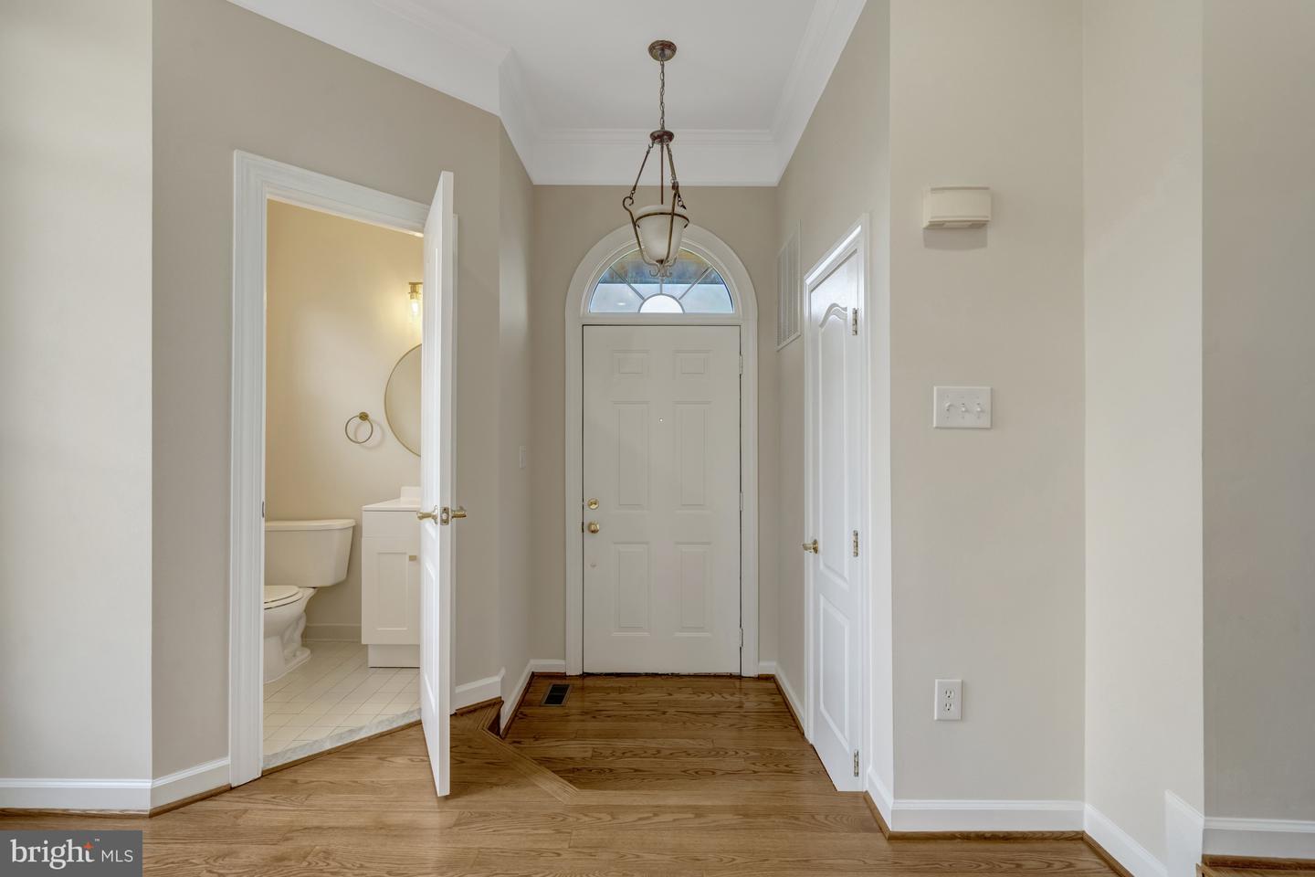 925 HERONS RUN LN, WOODBRIDGE, Virginia 22191, 4 Bedrooms Bedrooms, ,4 BathroomsBathrooms,Residential,For sale,925 HERONS RUN LN,VAPW2098820 MLS # VAPW2098820